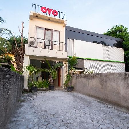 Oyo 1695 Royal Senggigi Hotel Экстерьер фото