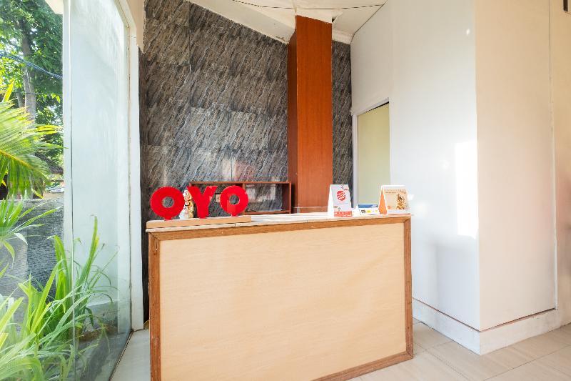 Oyo 1695 Royal Senggigi Hotel Экстерьер фото